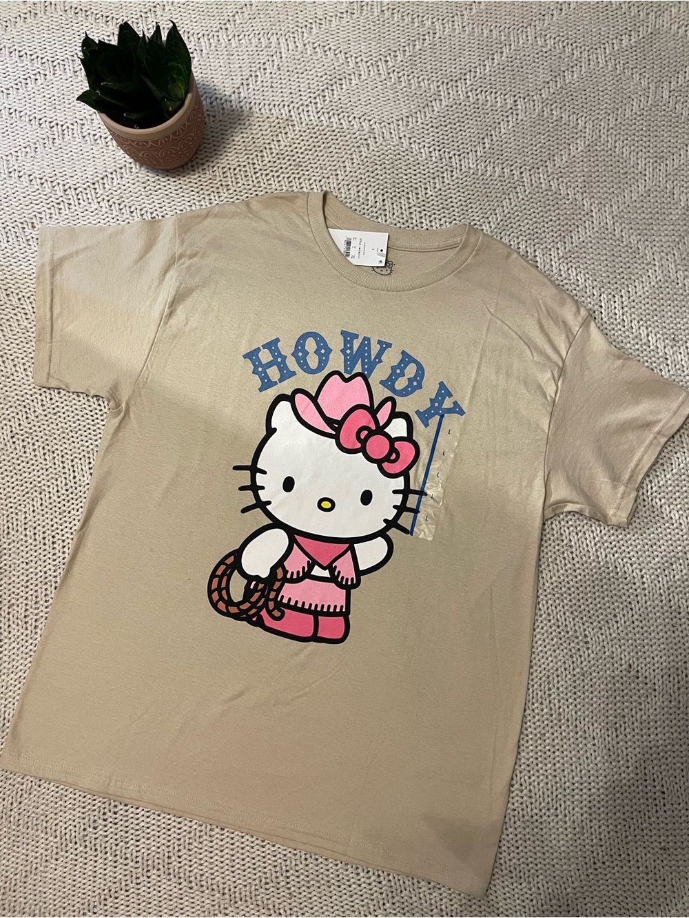 Hello Kitty NWT Cowboy Graphic Tee Western Cowgirl Pink Tan Sanrio Large